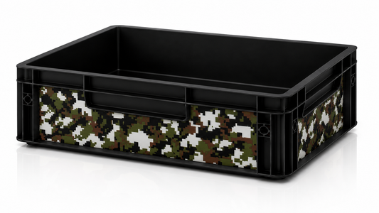 Schwarze Eurobox 40 x 30 x 12 cm mit grün-brauner Digital Camouflage Folierung von OctoVan für Camper, Vanlife, Outdoor und Offroad.