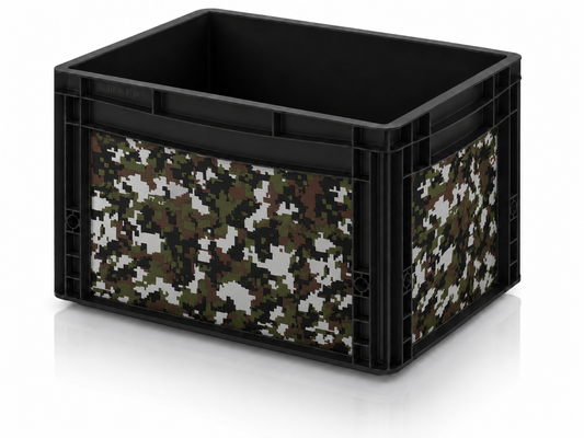 Schwarze Eurobox mit Digital-Camouflage Sticker-Set in Grün, Braun, Schwarz und Weiß für Vanlife, Camping und Outdoor.