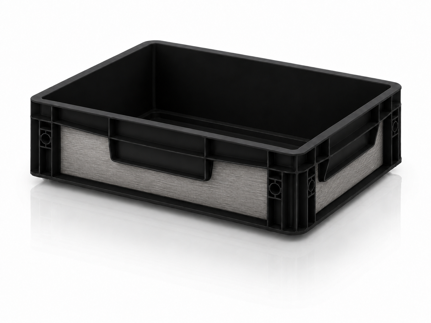 Schwarze Eurobox der Marke Auer beklebt Mtealicfolie gebürstet